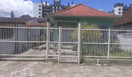Casa com 3 quartos à venda na Rua Doutor Barcelos, 2099, Camaquã, Porto Alegre, 328 m2 por R$ 1.100.000