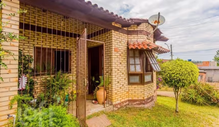 Casa com 3 quartos à venda na Rua Arthur Alberto Zanela, 110, Lomba do Pinheiro, Porto Alegre, 65 m2 por R$ 239.000