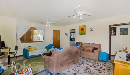 Casa com 5 quartos à venda na Rua Limoeiro, 101, Cristo Redentor, Porto Alegre, 242 m2 por R$ 700.000