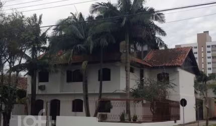 Casa com 6 quartos à venda na Avenida Elias Cirne Lima, 273, Partenon, Porto Alegre, 560 m2 por R$ 1.200.000