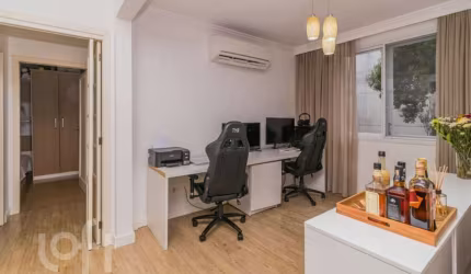 Apartamento com 3 quartos à venda na Beco Plínio Brasil Milano, 2199, Passo da Areia, Porto Alegre, 75 m2 por R$ 390.000