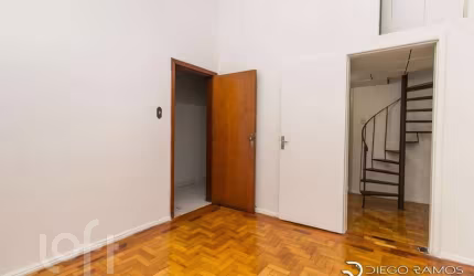 Apartamento com 3 quartos à venda na Rua Jerônimo Coelho, 59, Centro Histórico, Porto Alegre, 120 m2 por R$ 245.000