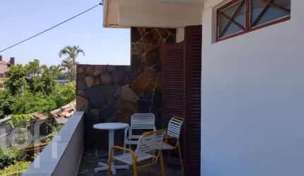 Casa com 4 quartos à venda na Rua Doutor Prudente de Moraes, 349, Chácara das Pedras, Porto Alegre, 279 m2 por R$ 1.490.000