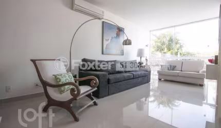 Casa com 2 quartos à venda na Rua Gustavo Schmidt, 592, Três Figueiras, Porto Alegre, 305 m2 por R$ 2.400.000
