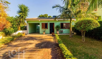 Casa com 4 quartos à venda na Rua Monte Claro, 106, Hípica, Porto Alegre, 150 m2 por R$ 480.000