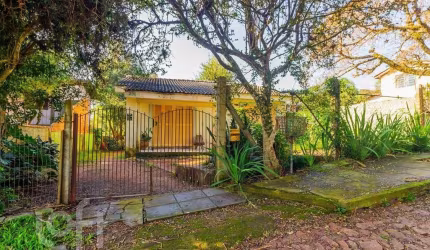Casa com 4 quartos à venda na Rua Hygino Russi Lima, 290, Ponta Grossa, Porto Alegre, 150 m2 por R$ 220.000