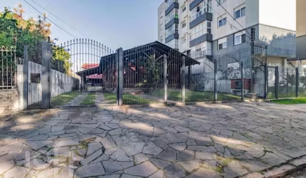 Casa com 3 quartos à venda na Rua Chico Pedro, 31, Camaquã, Porto Alegre, 244 m2 por R$ 740.000