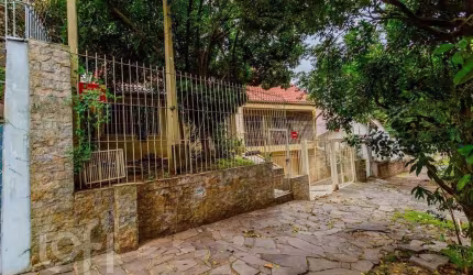 Casa com 3 quartos à venda na Rua Fagundes Varela, 153, Santo Antônio, Porto Alegre, 300 m2 por R$ 1.250.000