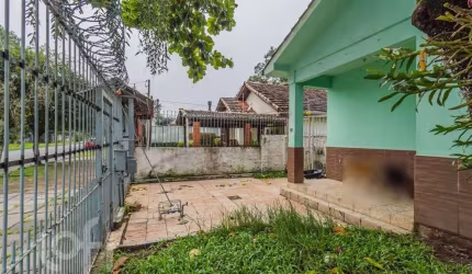 Casa com 4 quartos à venda na Rua Tamandaré, 787, Camaquã, Porto Alegre, 188 m2 por R$ 480.000