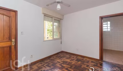 Apartamento com 3 quartos à venda na Rua Carlos Ferreira, 305, Teresópolis, Porto Alegre, 66 m2 por R$ 230.000