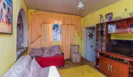 Casa com 3 quartos à venda na Rua Coronel Tisiano F. de Leoni, 240, Coronel Aparício Borges, Porto Alegre, 308 m2 por R$ 305.000