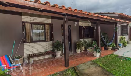 Casa com 3 quartos à venda na Rua Emílio Dimari, 190, Belém Novo, Porto Alegre, 130 m2 por R$ 530.000