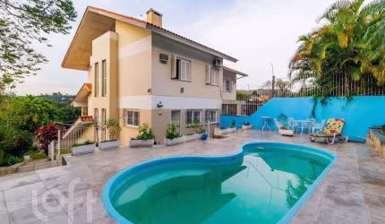 Casa com 3 quartos à venda na Rua Professor Antônio José Remião, 263, Espírito Santo, Porto Alegre, 210 m2 por R$ 850.000