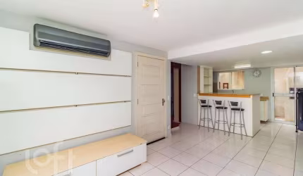 Casa em condomínio fechado com 3 quartos à venda na Rua Tenente Ary Tarrago, 1720, Jardim Itu Sabará, Porto Alegre, 84 m2 por R$ 375.000