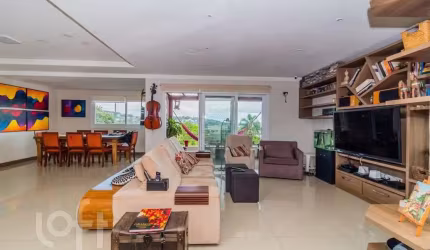 Casa com 4 quartos à venda na Rua Goitacaz, 333, Vila Assunção, Porto Alegre, 632 m2 por R$ 1.900.000