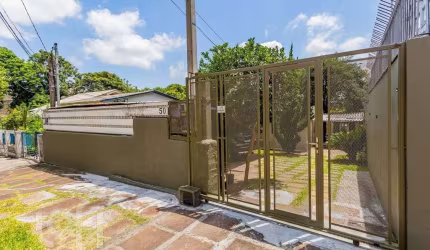 Casa com 3 quartos à venda na Rua Augusto Attílio Giordani, 50, São Sebastião, Porto Alegre, 90 m2 por R$ 575.000