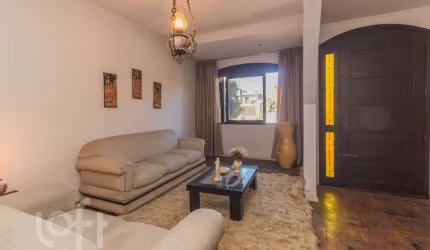 Casa com 3 quartos à venda na Avenida Vinte e Um de Abril, 82, Sarandi, Porto Alegre, 186 m2 por R$ 850.000