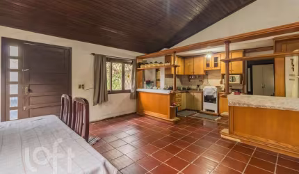 Casa com 5 quartos à venda na Rua Fernando Strehlau, 175, Jardim Itu Sabará, Porto Alegre, 235 m2 por R$ 520.000