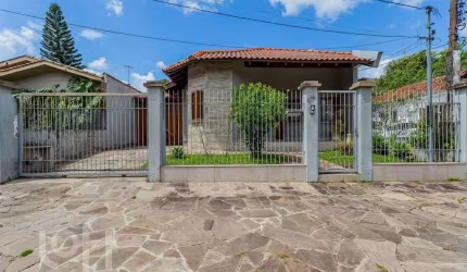 Casa com 3 quartos à venda na Rua Doutor Jorge Fayet, 651, Chácara das Pedras, Porto Alegre, 360 m2 por R$ 1.400.000