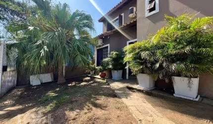 Casa com 3 quartos à venda na Rua Doutora Noemi Valle Rocha, 430, Guarujá, Porto Alegre, 139 m2 por R$ 890.000