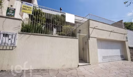 Casa com 3 quartos à venda na Rua Araponga, 482, Chácara das Pedras, Porto Alegre, 205 m2 por R$ 1.300.000