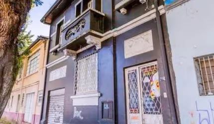 Casa com 4 quartos à venda na Rua São Carlos, 716, Floresta, Porto Alegre, 180 m2 por R$ 940.500