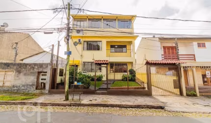 Casa com 6 quartos à venda na Rua Monte Arraes, 232, Nonoai, Porto Alegre, 256 m2 por R$ 800.000