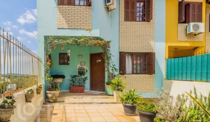Casa com 3 quartos à venda na Rua dos Guananas, 63, Espírito Santo, Porto Alegre, 186 m2 por R$ 650.000