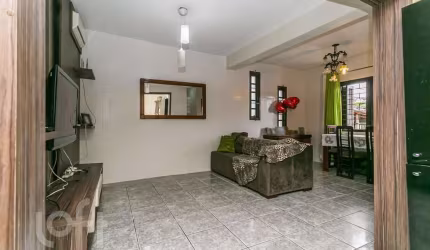 Casa com 3 quartos à venda na Rua Gaspar de Lemos, 251, Jardim Itu Sabará, Porto Alegre, 140 m2 por R$ 439.000