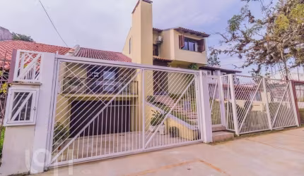 Casa com 3 quartos à venda na Rua Arnaldo Bernardi, 60, Ipanema, Porto Alegre, 298 m2 por R$ 1.100.000