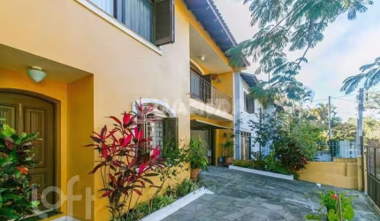 Casa com 3 quartos à venda na Rua André Primo Biazetto, 414, Campo Novo, Porto Alegre, 330 m2 por R$ 1.100.000