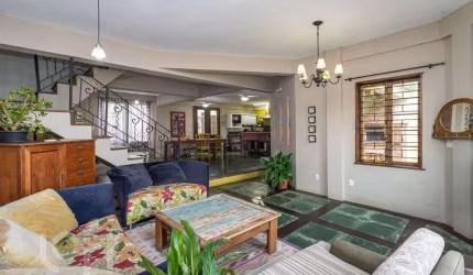 Casa com 3 quartos à venda na Rua Álvaro Nicofé, 195, Vila Jardim, Porto Alegre, 270 m2 por R$ 890.000
