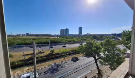 Apartamento com 2 quartos à venda na Avenida Chuí, 324, Cristal, Porto Alegre, 56 m2 por R$ 210.000