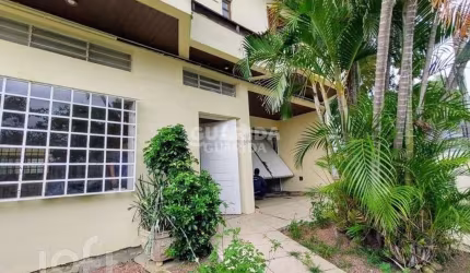 Casa com 4 quartos à venda na Avenida Pereira Pinto, 205, Jardim São Pedro, Porto Alegre, 335 m2 por R$ 998.000