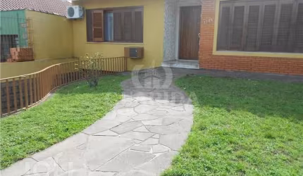 Casa com 3 quartos à venda na Avenida Rodrigues da Fonseca, 1744, Vila Nova, Porto Alegre, 250 m2 por R$ 911.600