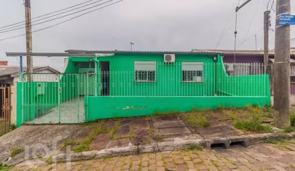 Casa com 2 quartos à venda na Rua Dinarte Armando, 40, Vila Nova, Porto Alegre, 180 m2 por R$ 480.000