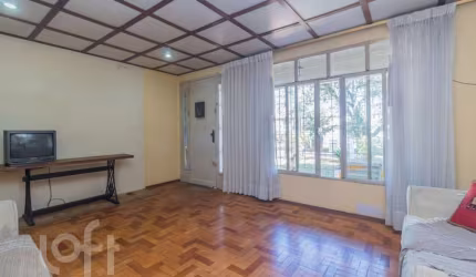 Casa com 2 quartos à venda na Rua Cipó, 1015, Vila Ipiranga, Porto Alegre, 379 m2 por R$ 800.000