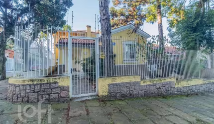 Casa com 4 quartos à venda na Rua Marquês de Abrantes, 10, Santo Antônio, Porto Alegre, 205 m2 por R$ 870.000