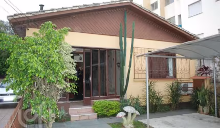 Casa com 4 quartos à venda na Rua Nazareth, 470, Bom Jesus, Porto Alegre, 130 m2 por R$ 403.000