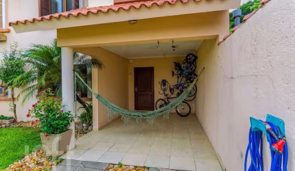 Casa em condomínio fechado com 3 quartos à venda na Avenida da Serraria, 2222, Hípica, Porto Alegre, 110 m2 por R$ 730.000