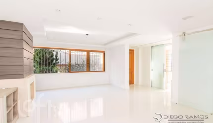 Casa em condomínio fechado com 3 quartos à venda na Rua Caeté, 525, Vila Assunção, Porto Alegre, 292 m2 por R$ 1.270.000