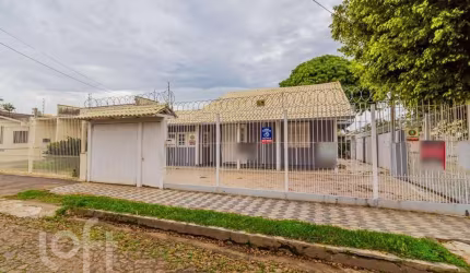 Casa com 3 quartos à venda na Rua dos Guenoas, 1334, Guarujá, Porto Alegre, 220 m2 por R$ 530.000