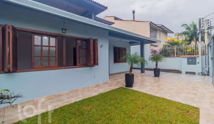 Casa com 4 quartos à venda na Rua Zeev Jabotinski, 58, Jardim Itu Sabará, Porto Alegre, 292 m2 por R$ 1.175.000