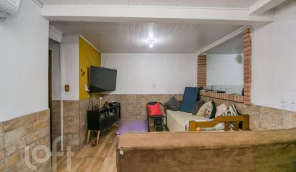 Casa com 3 quartos à venda na Rua Conde da Figueira, 412, Vila Jardim, Porto Alegre, 180 m2 por R$ 690.000