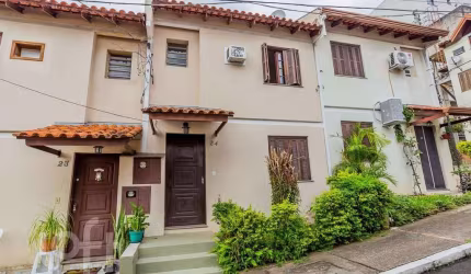 Casa em condomínio fechado com 3 quartos à venda na Avenida Monte Cristo, 100, Vila Nova, Porto Alegre, 72 m2 por R$ 260.000