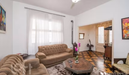 Casa com 4 quartos à venda na Rua Doutor Voltaire Pires, 224, Santo Antônio, Porto Alegre, 120 m2 por R$ 620.000