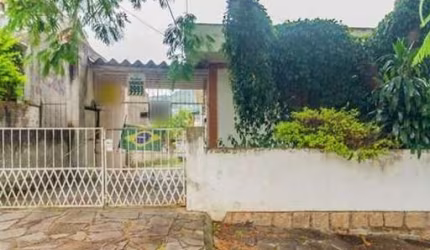 Casa com 4 quartos à venda na Rua Octávio de Souza, 556, Nonoai, Porto Alegre, 216 m2 por R$ 640.000