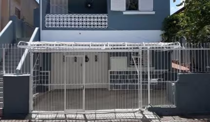 Casa com 4 quartos à venda na Avenida Carneiro da Fontoura, 307, Jardim São Pedro, Porto Alegre, 390 m2 por R$ 890.000
