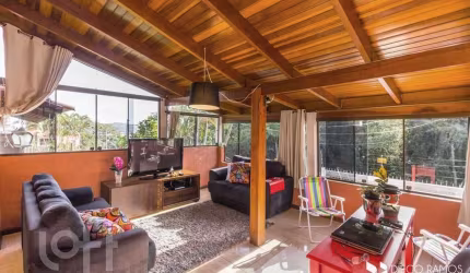 Casa com 3 quartos à venda na Rua Darcy Fagundes, 85, Espírito Santo, Porto Alegre, 200 m2 por R$ 900.000