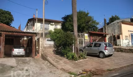 Casa com 3 quartos à venda na Avenida Paulo Pontes, 628, Cavalhada, Porto Alegre, 310 m2 por R$ 490.000